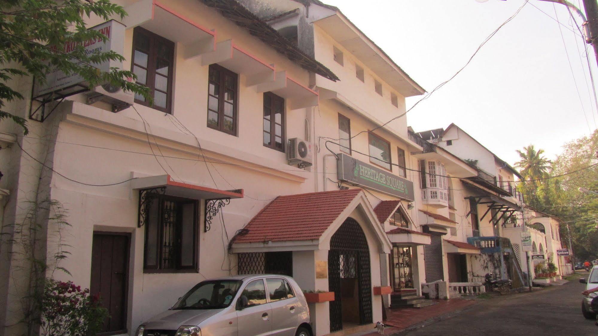 Madeleine Inn Kochi Esterno foto